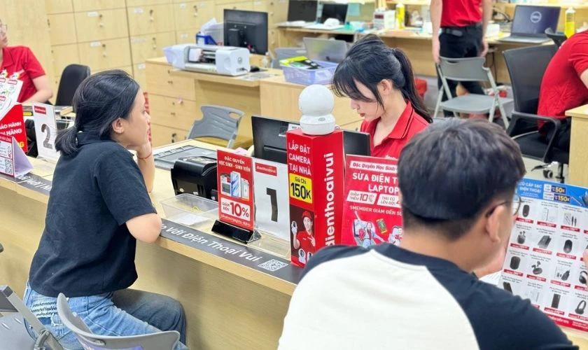Điện Thoại Vui là địa chỉ mua điện thoại Samsung S21 và S22 uy tín