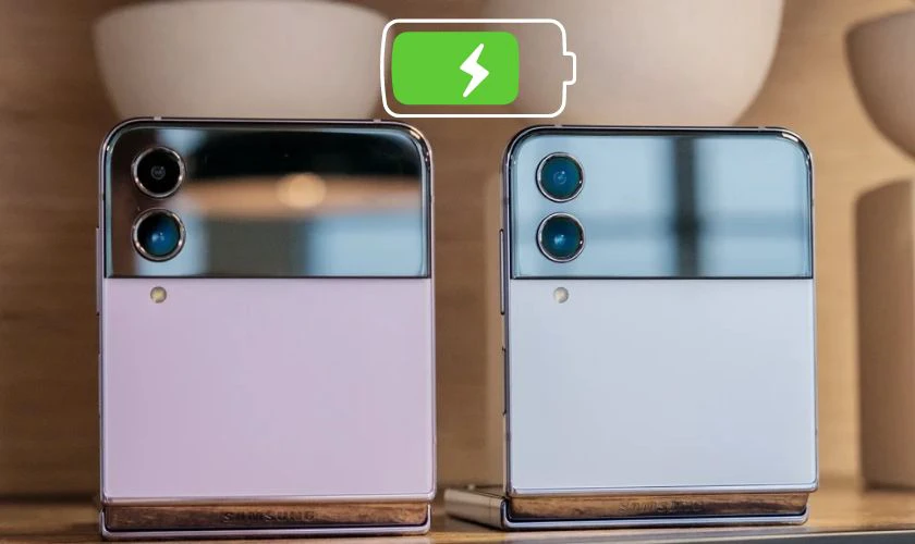 So sánh Z Flip 3 và 4: Pin và tốc độ sạc