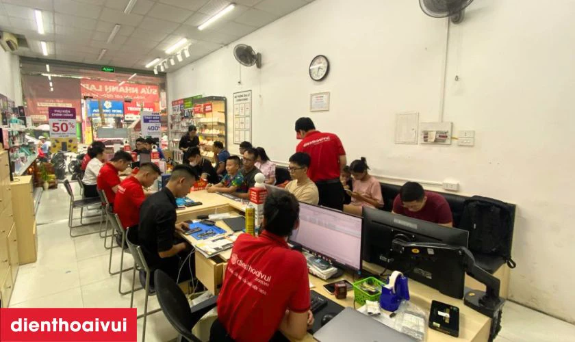 Sửa điện thoại quận Đống Đa ở đâu chính hãng, giá tốt?