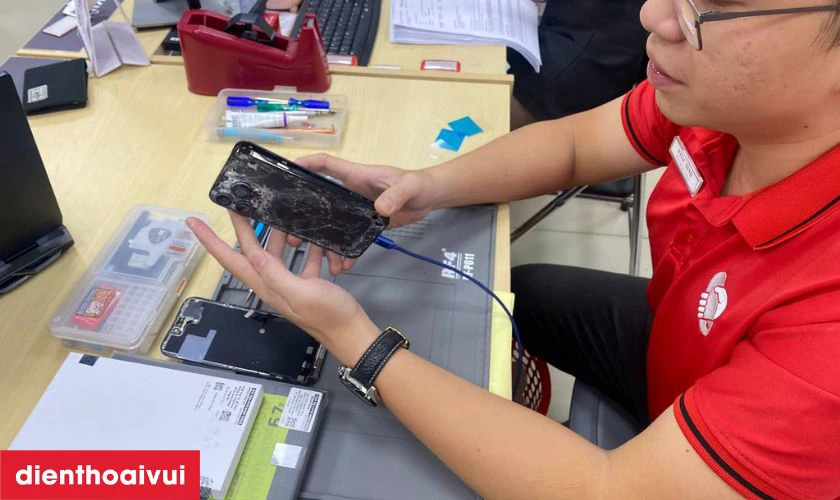 Những dịch vụ sửa chữa điện thoại tại Điện thoại Vui quận Đống Đa