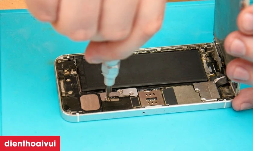 Thay pin điện thoại Honor