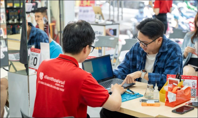 Cam kết bảo hành dài hạn cho mọi dịch vụ và linh kiện thay thế