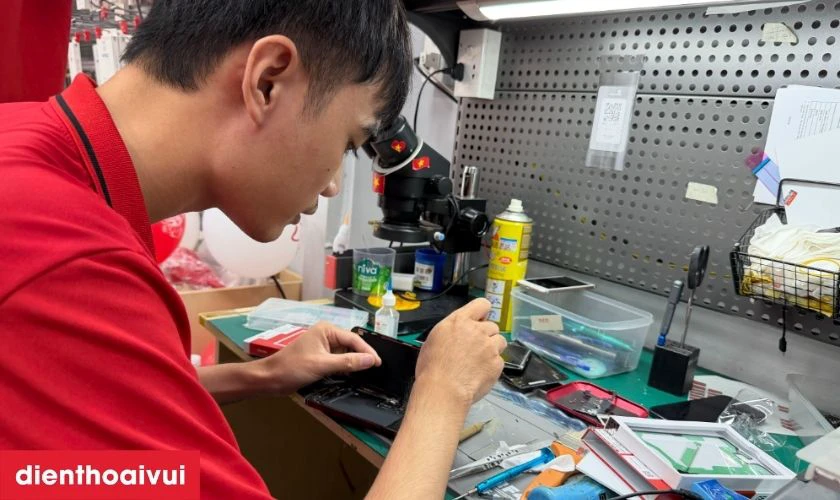 Quy tr&igrave;nh sửa lỗi Face ID iPhone 12 tại Điện Thoại Vui