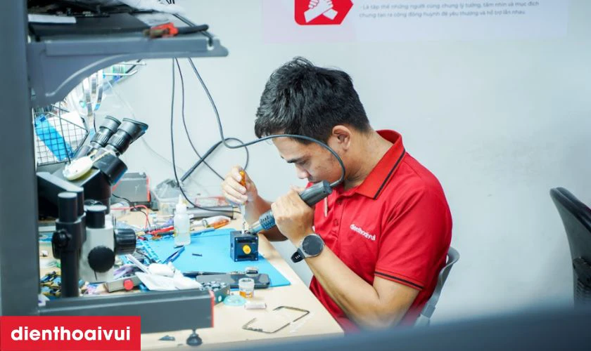 Quy trình sửa chữa chuy&ecirc;n nghi&ecirc;̣p tại Đi&ecirc;̣n Thoại Vui