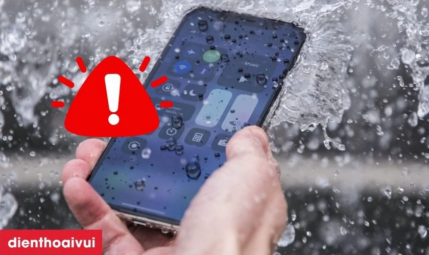 V&ocirc; nước c&oacute; thể l&agrave;m cho iPhone XS Max bị l&ocirc;̃i Face ID?