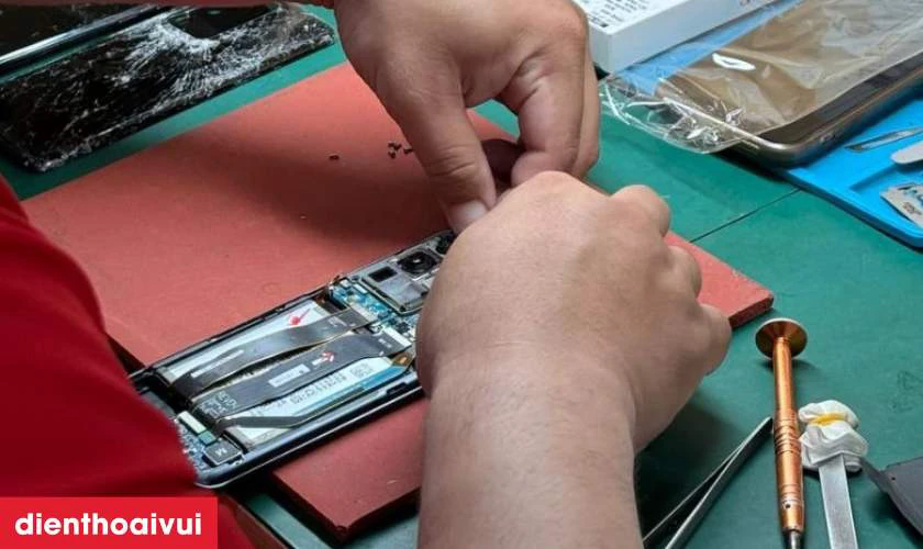 Những lưu &yacute; khi sửa main IC Audio điện thoại Vsmart?