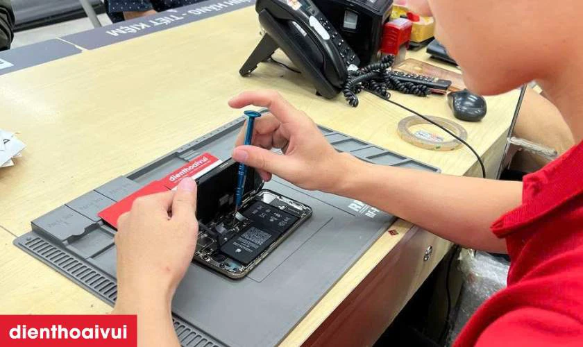 Ho&agrave;n tất, vệ sinh v&agrave; b&agrave;n giao m&aacute;y