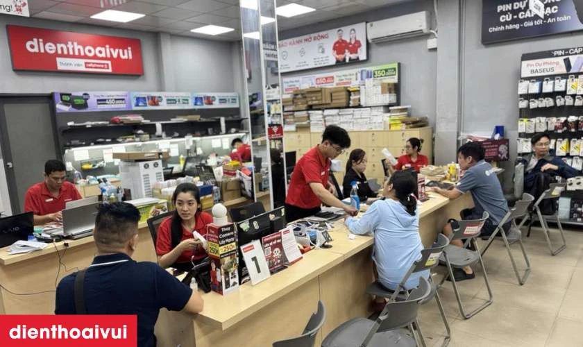 Bảo h&agrave;nh l&ecirc;n đến 6 th&aacute;ng, cam kết hỗ trợ tận t&igrave;nh sau khi ho&agrave;n tất sửa chữa