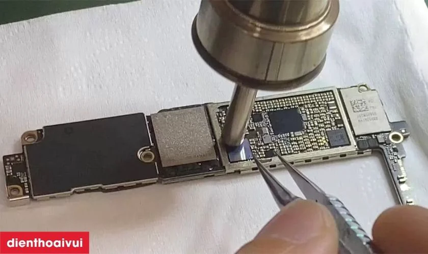 C&oacute; n&ecirc;n sửa main - IC audio iPhone 16 Pro kh&ocirc;ng?