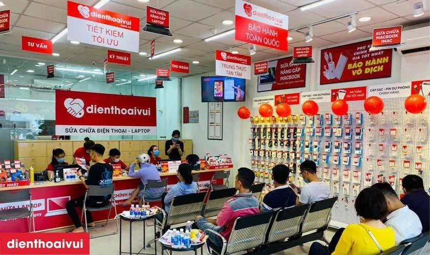 Chế độ bảo h&agrave;nh l&ecirc;n đến 6 th&aacute;ng, gi&uacute;p kh&aacute;ch h&agrave;ng an t&acirc;m sau sửa chữa