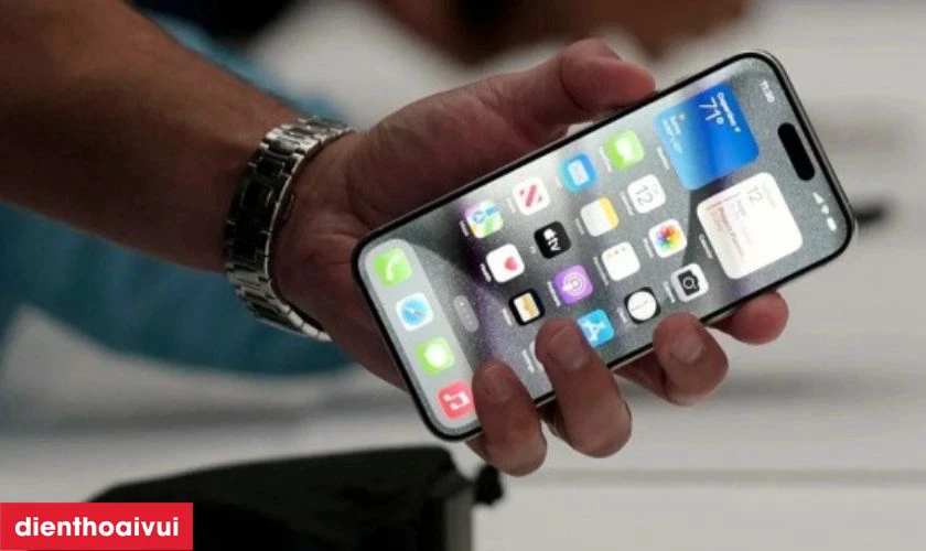 Dấu hiệu iPhone 15 bị hỏng IC cảm biến