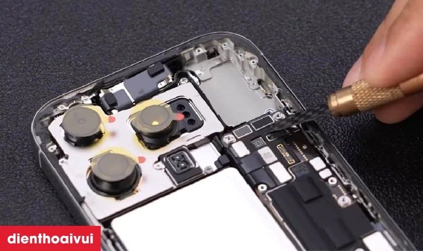 Sửa main - IC cảm biến iPhone 16 Pro là gì?