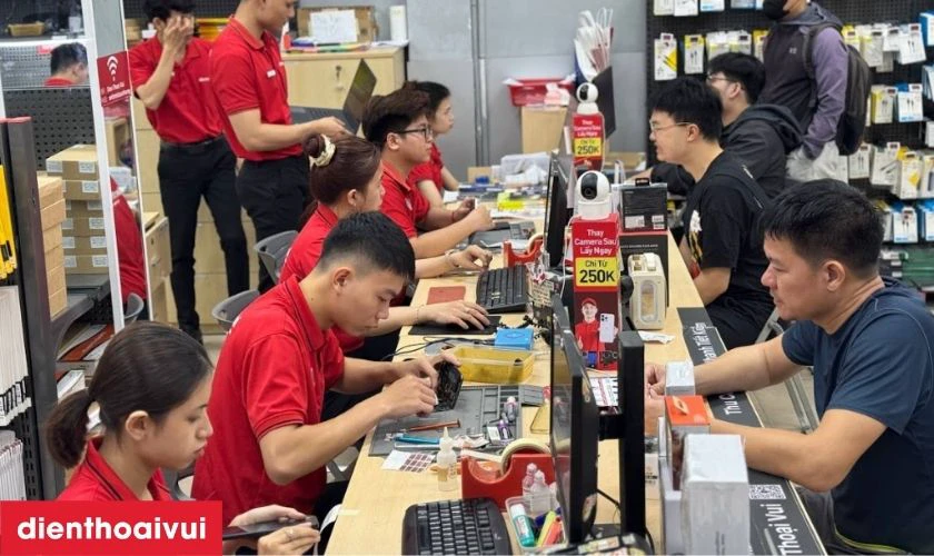 Điện Thoại Vui cam kết mang đến dịch vụ sửa IC camera iPhone nhanh chóng, hiệu quả và đảm bảo chất lượng như ban đầu.Địa chỉ sửa main - IC camera iPhone 15 Pro uy tín tại TPHCM & Hà Nội