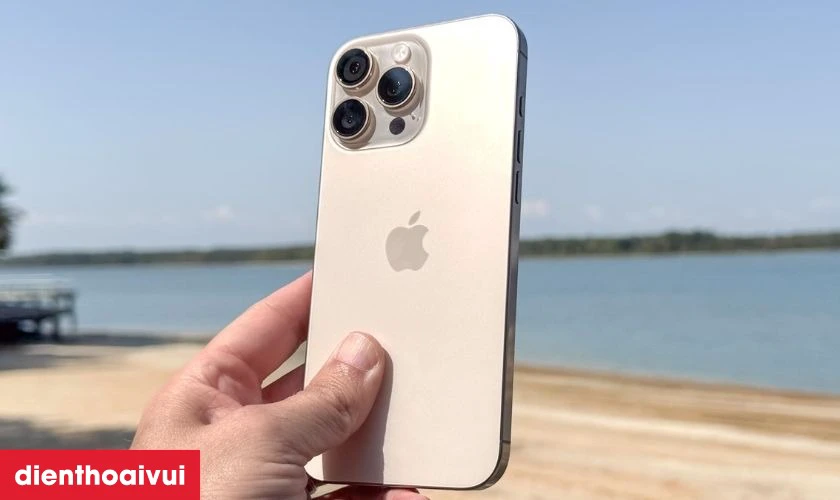 Dấu hiệu iPhone 16 Pro Max bị hư IC camera
