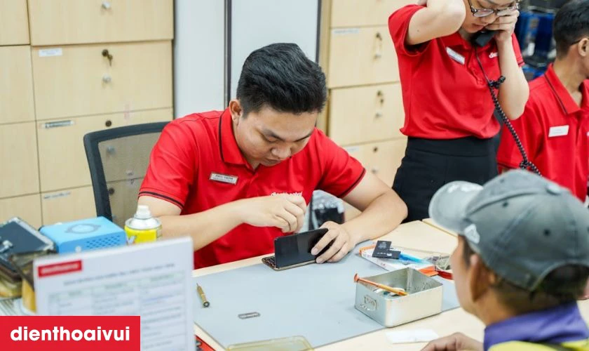 Quy trình sửa main - IC camera iPhone 17 Pro tại Điện Thoại Vui