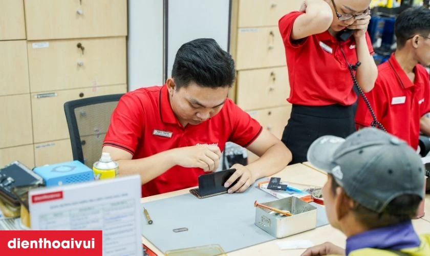 Quy tr&igrave;nh sửa main - IC m&agrave;n h&igrave;nh iPhone 13