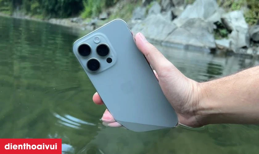 Nguy&ecirc;n nh&acirc;n khiến main - IC m&agrave;n h&igrave;nh iPhone 15 Pro bị hư