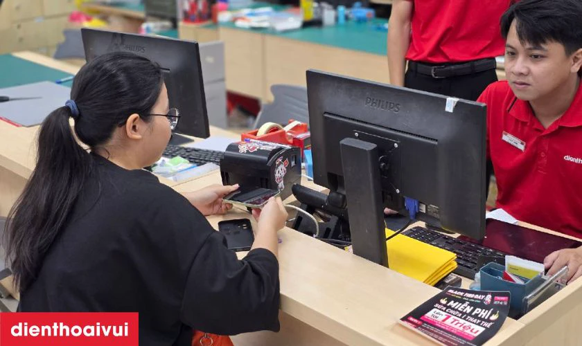 Địa chỉ sửa main - IC m&agrave;n h&igrave;nh iPhone 17 Pro Max uy t&iacute;n