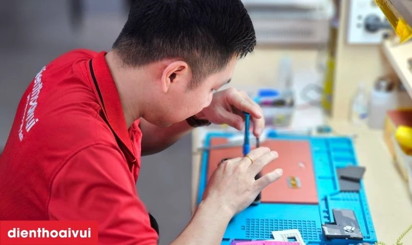 M&aacute;y chuy&ecirc;n dụng hỗ trợ thiết bị an to&agrave;n tại Điện Thoại Vui