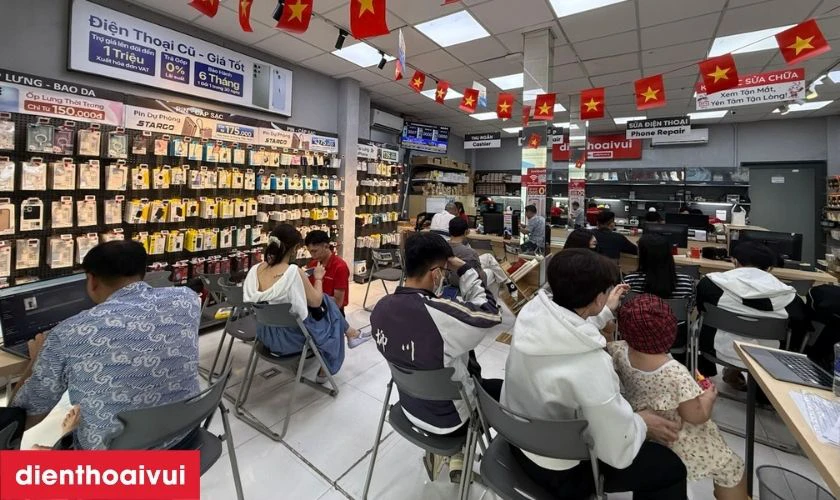 Quy tr&igrave;nh sửa main IC nguồn điện thoại OnePlus tại Điện Thoại Vui