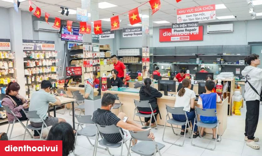 Địa chỉ sửa main - IC nguồn iPhone 14 Plus uy t&iacute;n