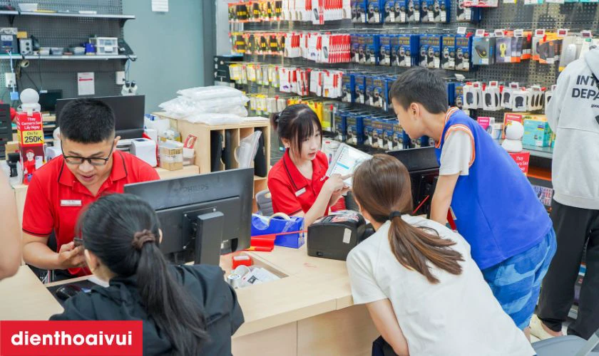 Quy tr&igrave;nh sửa main - IC rung iPhone Xs tại Điện Thoại Vui