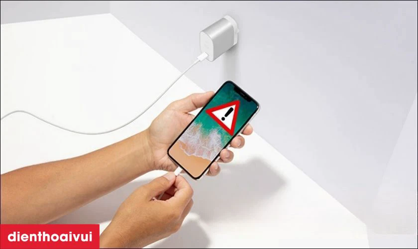 Dấu hiệu iPhone 13 Pro Max bị hư IC sạc