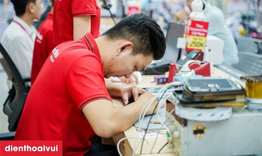 Quy tr&igrave;nh sửa main - IC s&oacute;ng iPhone Air tại Điện Thoại Vui