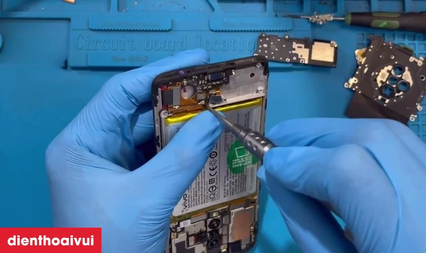 Sửa main IC USB sạc điện thoại Vivo c&oacute; ảnh hưởng g&igrave; kh&ocirc;ng?