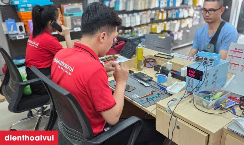 Quy trình sửa chữa minh bạch, trực tiếp từng công đoạn.