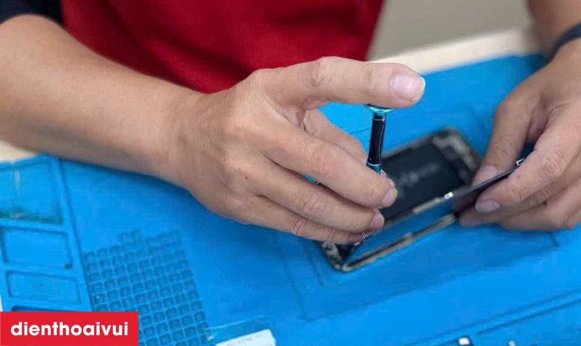 Kỹ thuật tiến h&agrave;nh th&aacute;o main khỏi m&aacute;y dưới hệ thống gi&aacute;m s&aacute;t