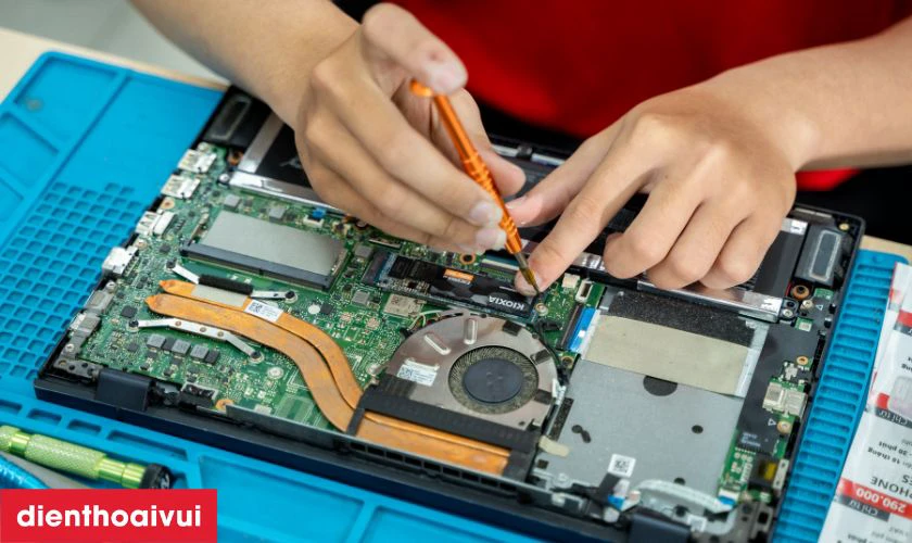 Sửa main laptop - Lỗi IC nguồn Dell Inspiron 15 7548 là gì?