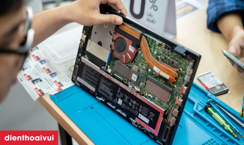 Sửa main laptop - Lỗi IC nguồn Dell Inspiron 15 7558 là gì?