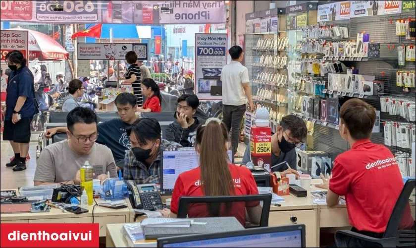 Sửa main laptop - Lỗi IC nguồn Dell Inspiron 15 555 uy t&iacute;n, gi&aacute; rẻ tại Điện Thoại Vui