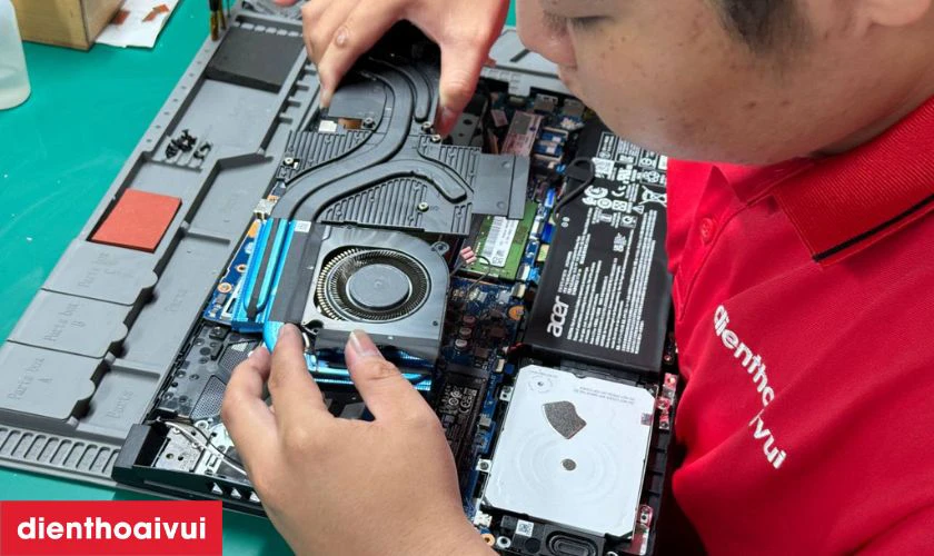 Kiểm tra tình trạng main của MacBook