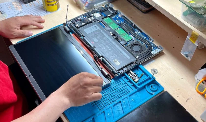 Vì sao bạn nên sửa màng loa laptop bị rách?