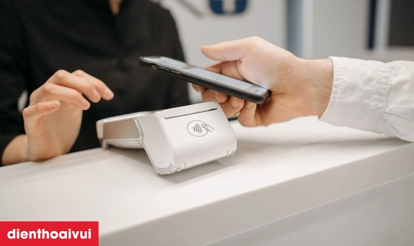 Dấu hiệu iPhone 12 Pro Max bị hư NFC