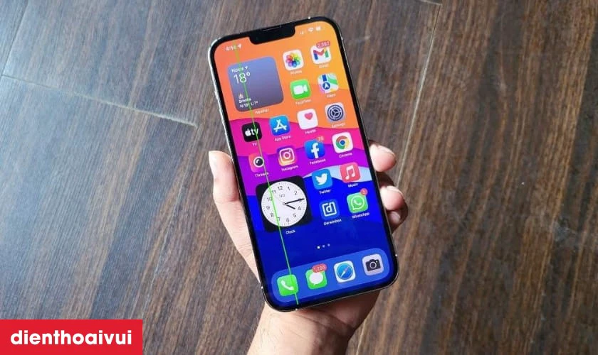 Nguyên nhân iPhone 13 bị sọc màn hình