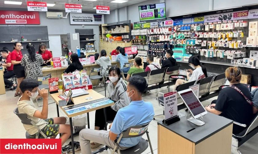 Vì sao nên sửa sọc màn hình iPhone 13 Pro tại Điện Thoại Vui?