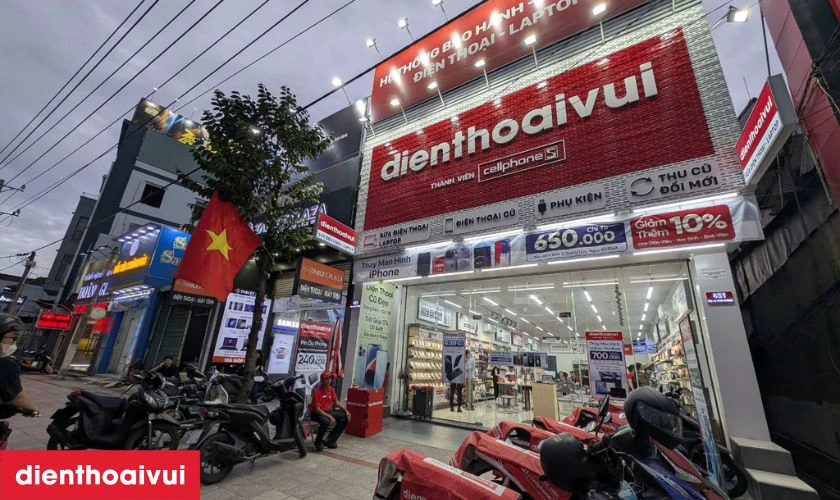 Vì sao nên sửa sọc màn hình iPhone 15 Plus tại Điện Thoại Vui?