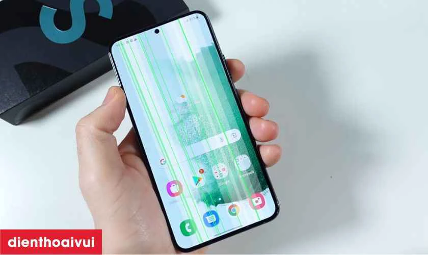 Nguyên nhân gây ra sọc màn hình của điện thoại Samsung S22 Plus là gì?