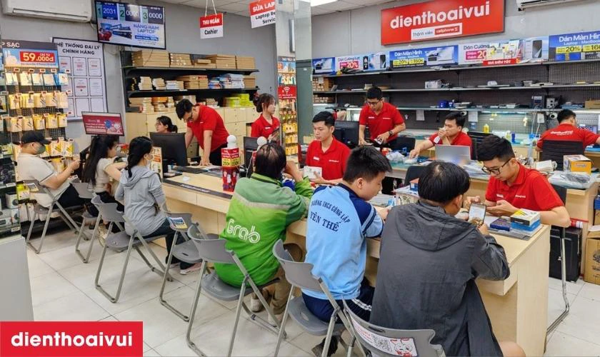 Mua tai nghe chính hãng tại Điện Thoại Vui