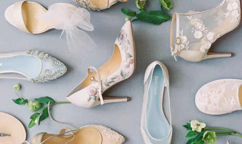 Tặng quần áo, giày dép ngày Valentine