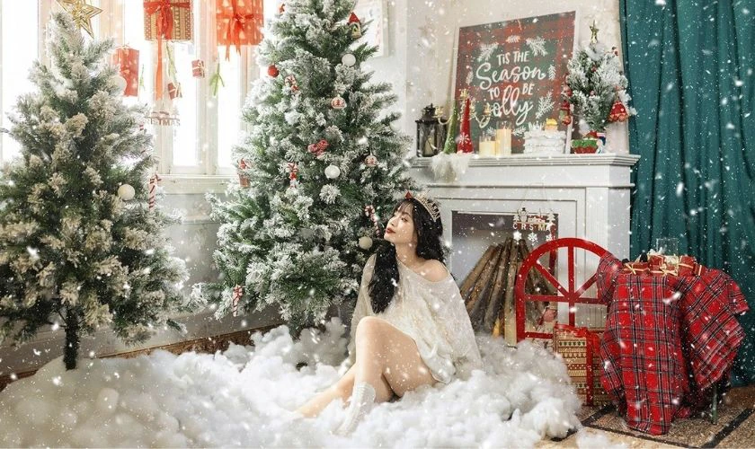 Cách tạo dáng chụp ảnh Giáng sinh một mình ấn tượng