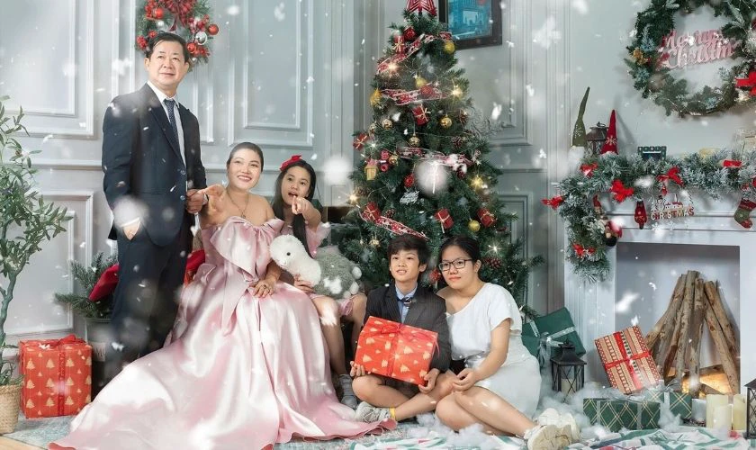 Gợi ý kiểu tạo dáng chụp ảnh Noel với gia đình
