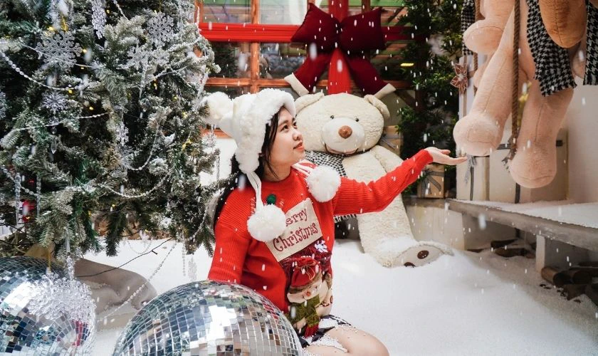 Chụp ảnh Noel với tuyết giả