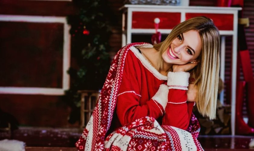 Tạo dáng chụp ảnh Giáng sinh phong cách dễ thương