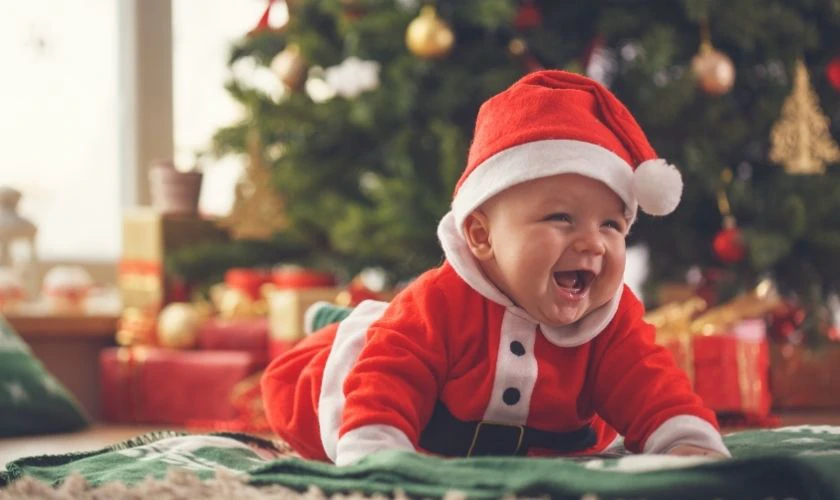 Cách tạo dáng chụp ảnh Noel cho em bé