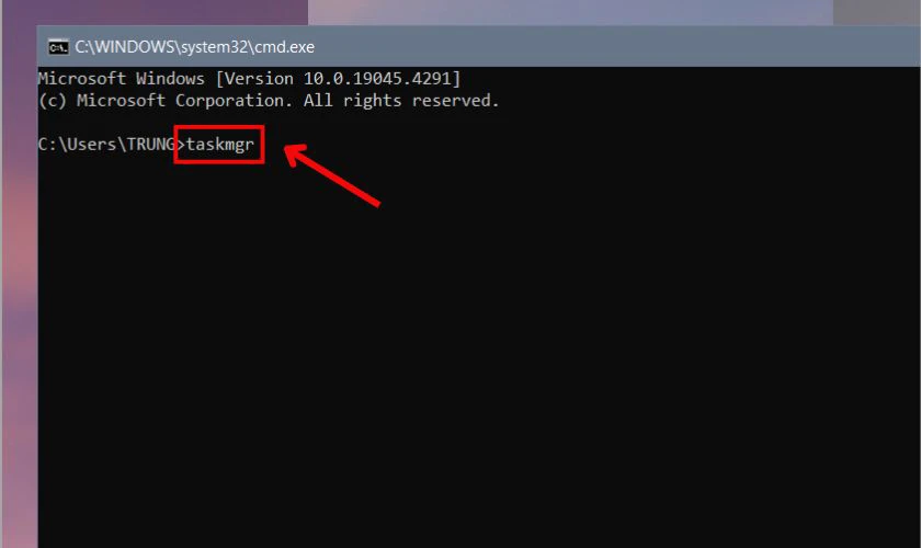 Nhập taskmgr và nhấn Enter để bật Task Manager