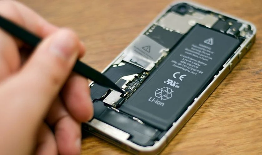 Kiểm tra mã số serial của pin